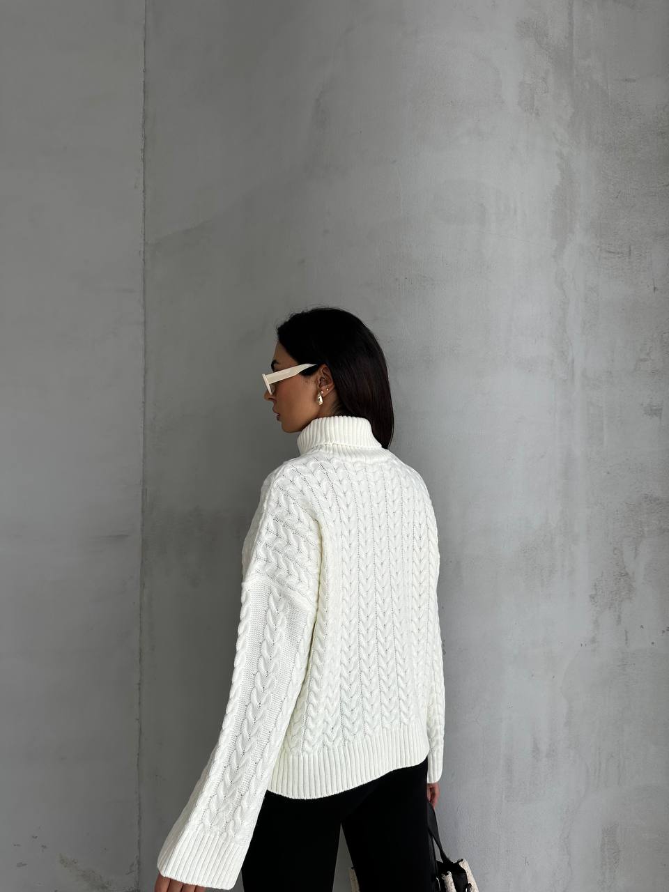 Knitted Off white Pullover